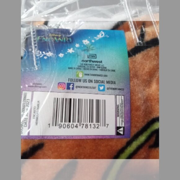 Disney Encanto FAMILIA Twin Blanket - Picture 3 of 3